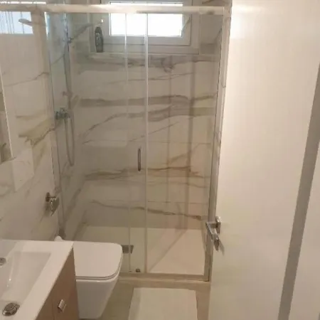 Lakeview 73 Apartment